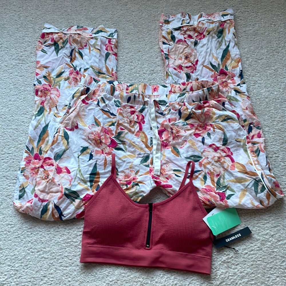Bundle of two pieces: Top and comfortable pants